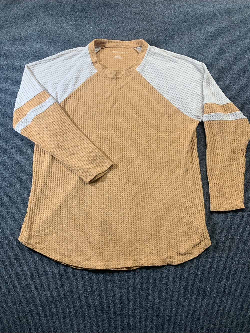 American Eagle Outfitters Long Sleeve Waffle Raglan Tee - Tan & Cream